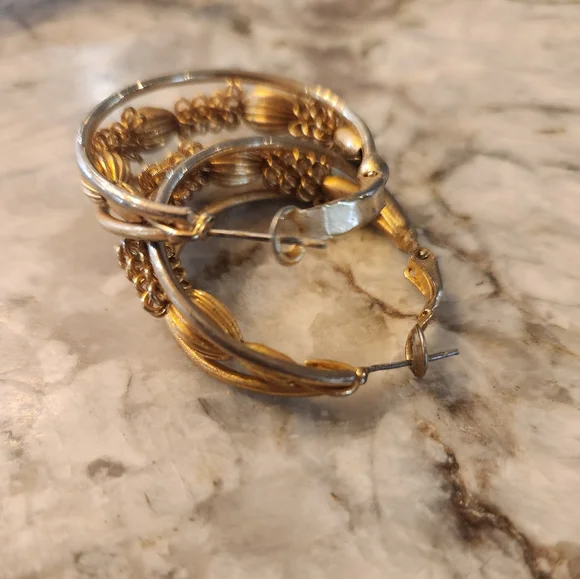 Vintage decorative hoop earrings - Picture 3 of 5